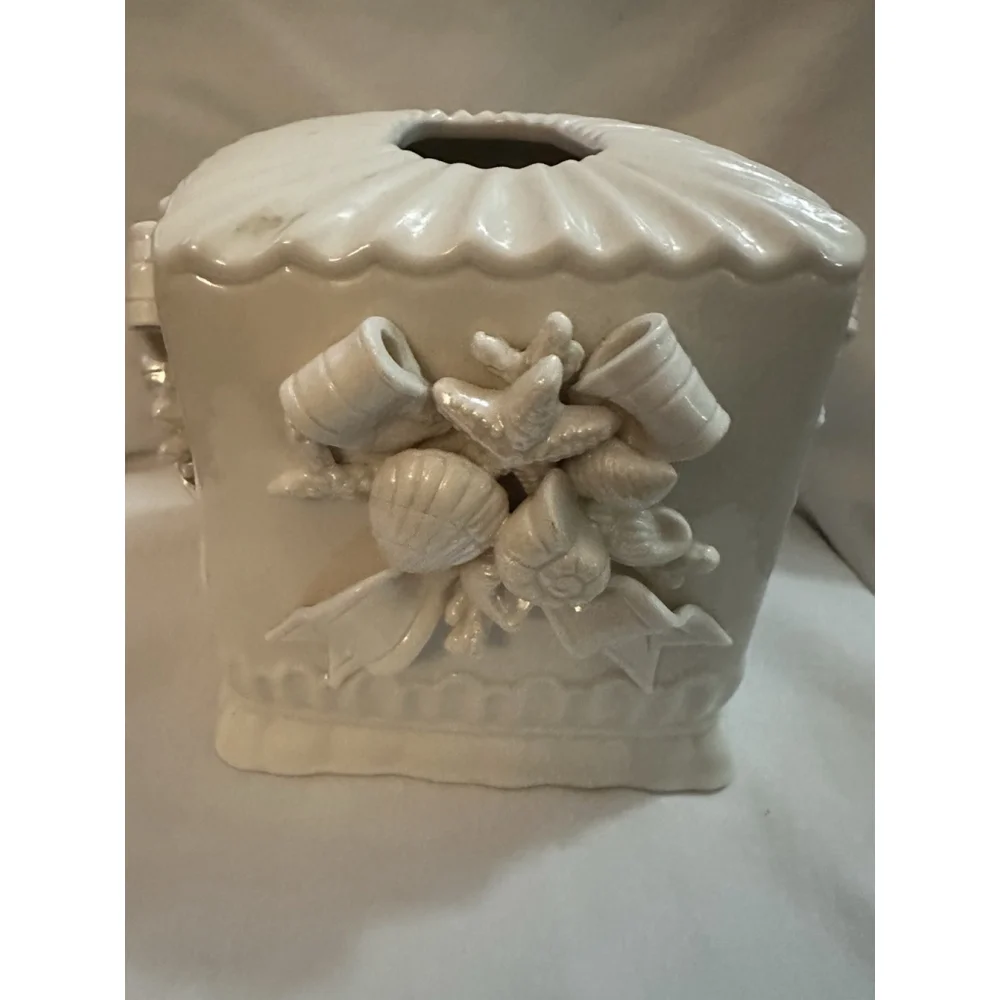 Vintage Coastal Seashell Tissue Box Holder Cover Ceramic Starfish Nautical
